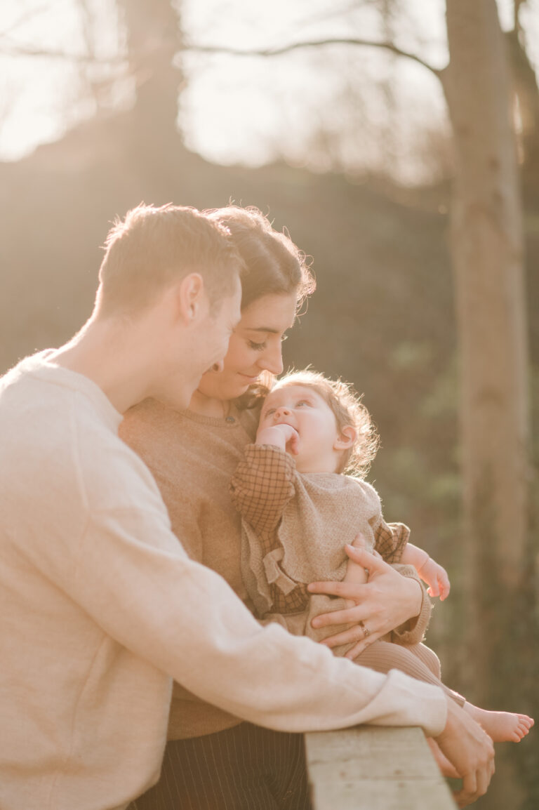 photographie d'une famille prise par Stéphanie Daillet photographe dans l'Oise